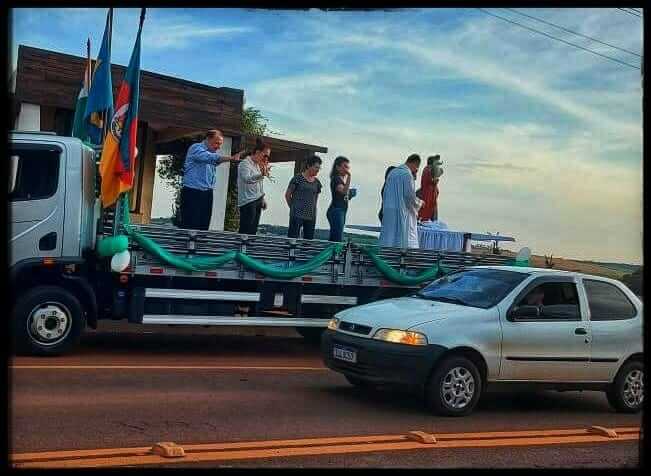 PARÓQUIA ENCERRA CELEBRAÇÕES 